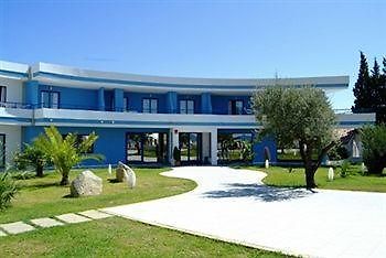 Hotel Club Cala Longa Montauro Bagian luar foto