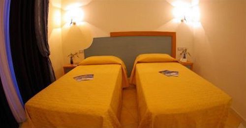 Hotel Club Cala Longa Montauro Bagian luar foto