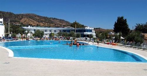 Hotel Club Cala Longa Montauro Bagian luar foto